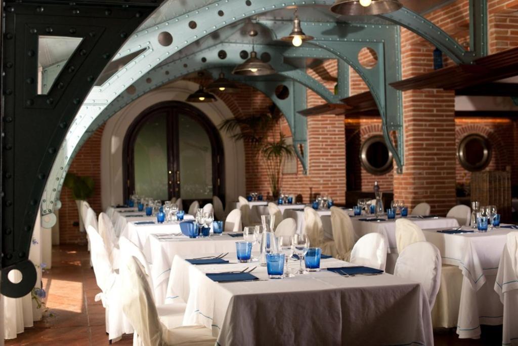 Hotel Mediterraneo ซานตามาเรีย นาวาร์เรเซ ภายนอก รูปภาพ