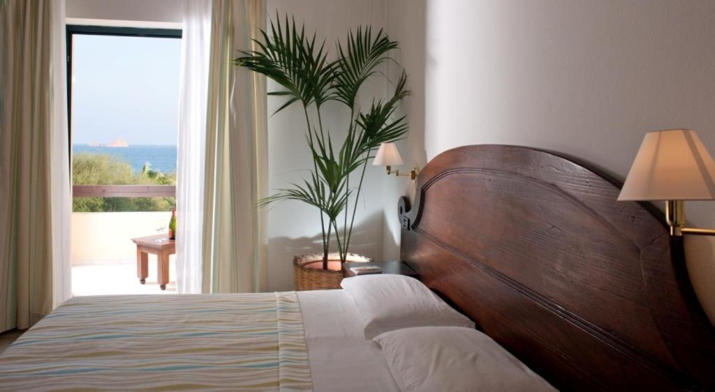 Hotel Mediterraneo ซานตามาเรีย นาวาร์เรเซ ภายนอก รูปภาพ