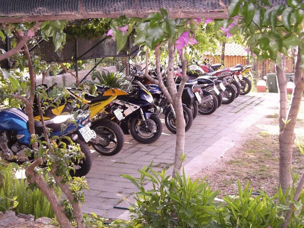 Hotel Mediterraneo ซานตามาเรีย นาวาร์เรเซ ภายนอก รูปภาพ