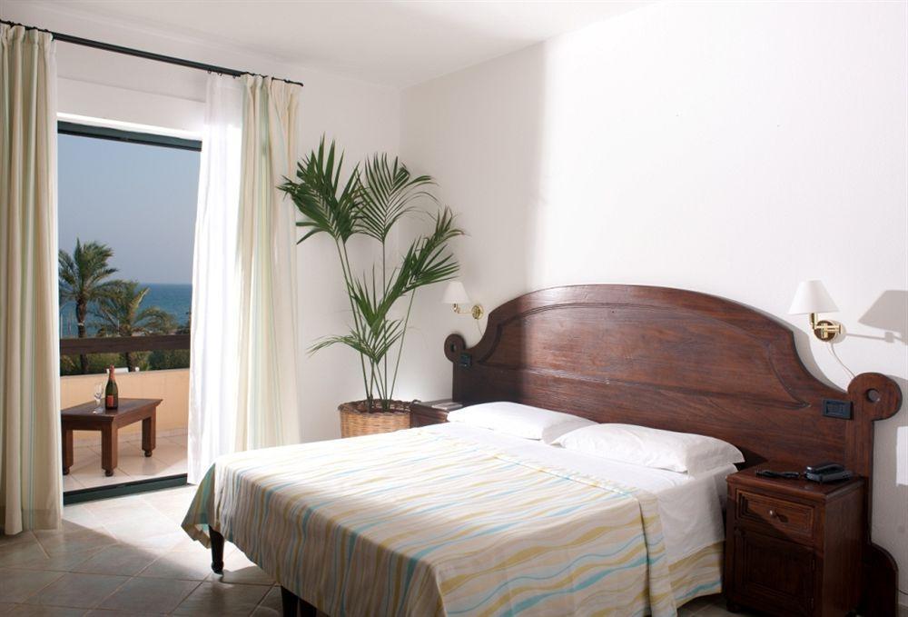 Hotel Mediterraneo ซานตามาเรีย นาวาร์เรเซ ภายนอก รูปภาพ