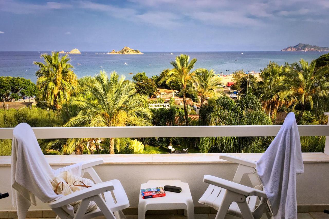 Hotel Mediterraneo ซานตามาเรีย นาวาร์เรเซ ภายนอก รูปภาพ