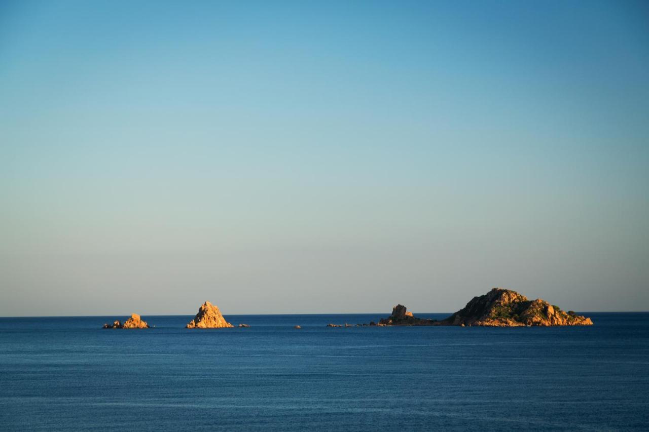 Hotel Mediterraneo ซานตามาเรีย นาวาร์เรเซ ภายนอก รูปภาพ