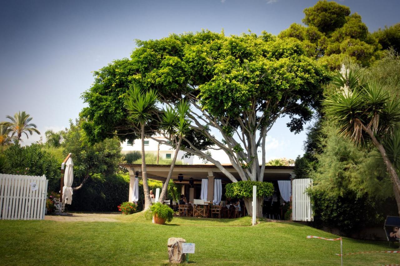 Hotel Mediterraneo ซานตามาเรีย นาวาร์เรเซ ภายนอก รูปภาพ
