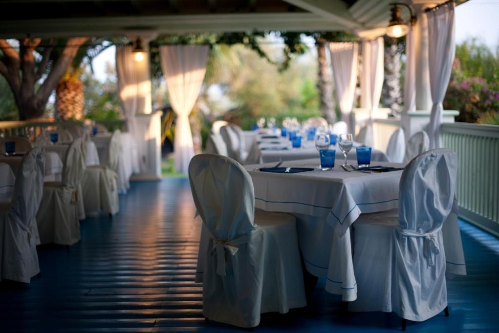 Hotel Mediterraneo ซานตามาเรีย นาวาร์เรเซ ภายนอก รูปภาพ